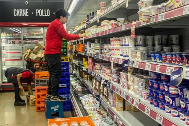 Empleados de Comercio: cierran nuevo aumento y bono extraordinario — así quedan los salarios por categoría.