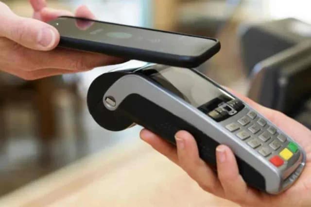 Gobierno amplía las exenciones del Impuesto al Cheque para medios de pago digitales.